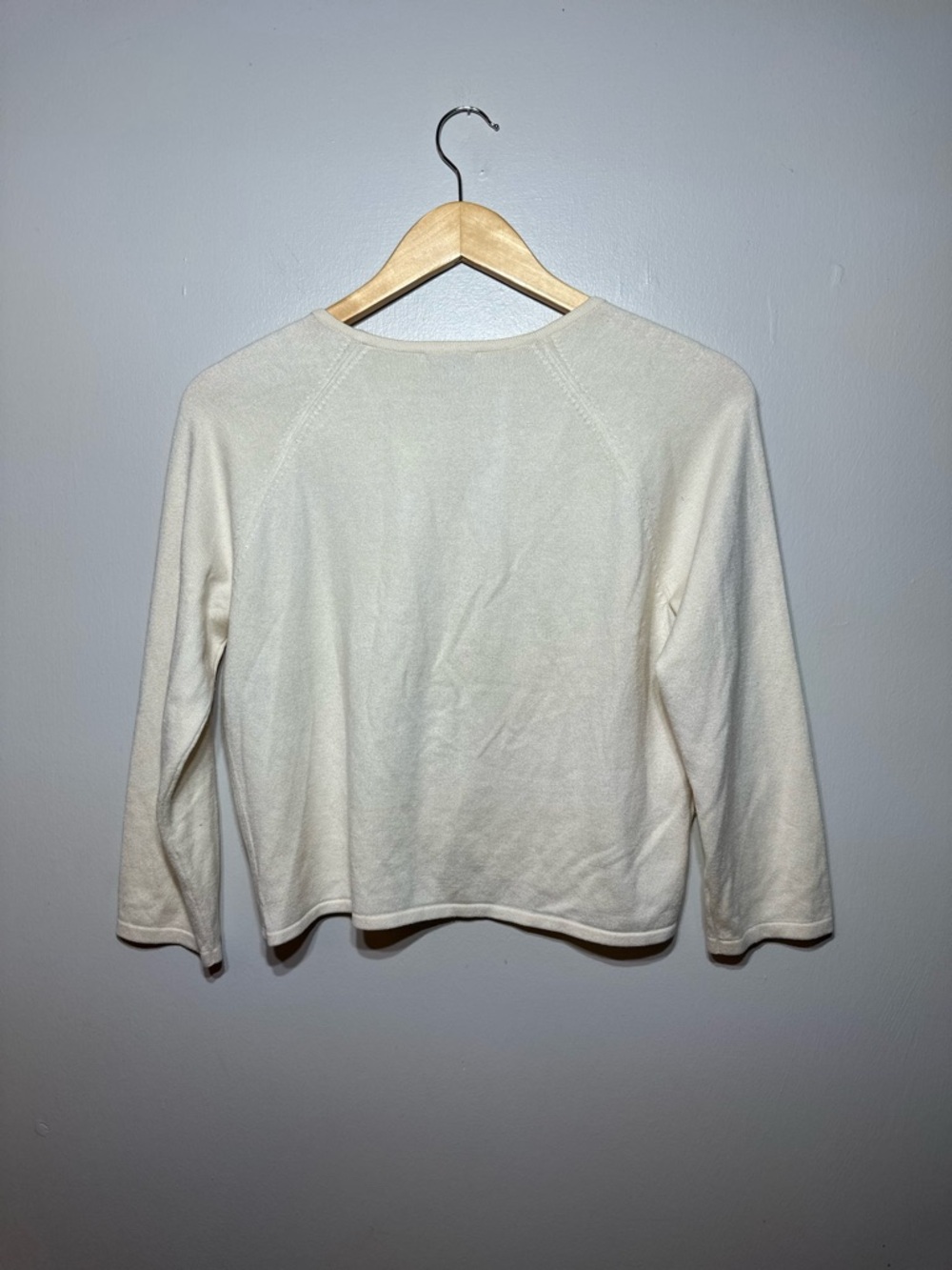 Ann Taylor Cream Silk cotton Blend Cardigan with Shell Flower Detail Women’s M - Picture 2 of 7